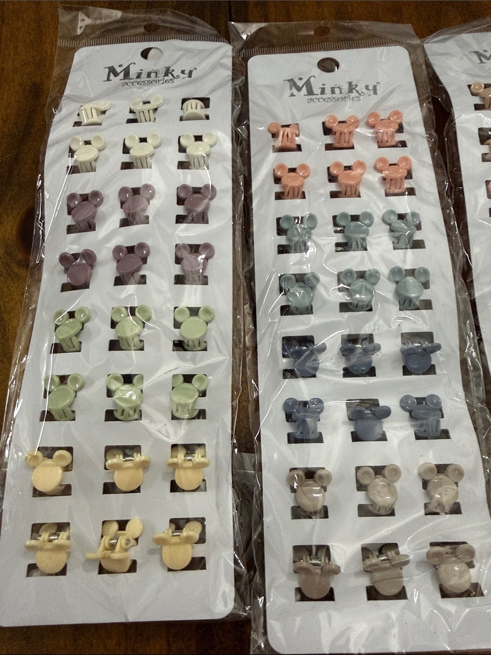 Set of 4 small Mickey Mouse hair clips - Picture 2 of 5